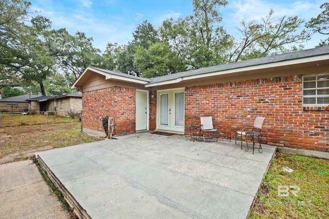 1701 Phillips Lane, Mobile, AL 36618