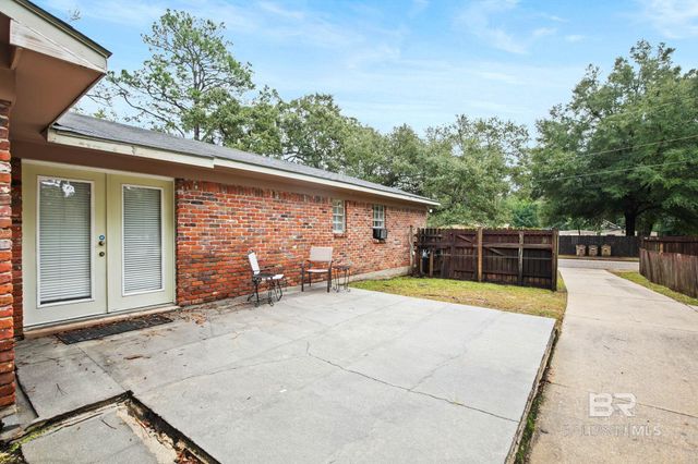 1701 Phillips Lane, Mobile, AL 36618