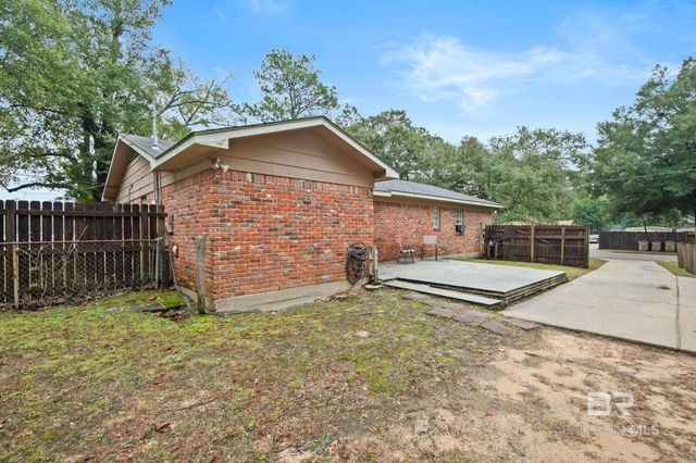 1701 Phillips Lane, Mobile, AL 36618
