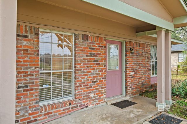 1701 Phillips Lane, Mobile, AL 36618