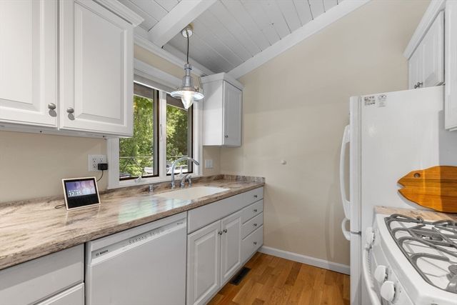 133 Edgewater Dr W, Falmouth, MA 02536