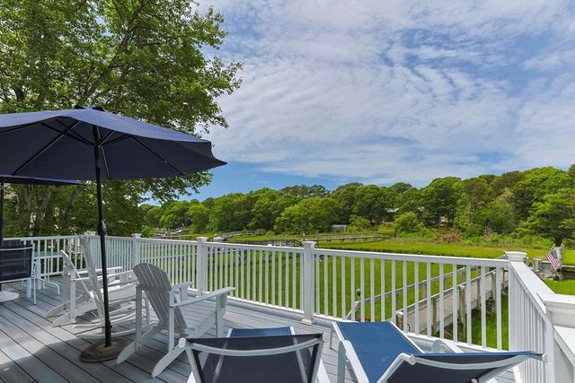133 Edgewater Dr W, Falmouth, MA 02536