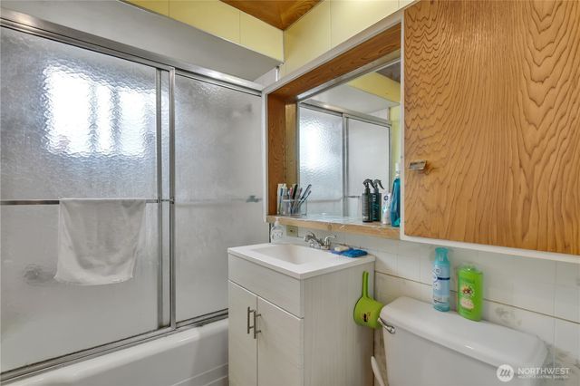 1860 S 128th Street, Burien, WA 98168