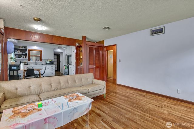 1860 S 128th Street, Burien, WA 98168