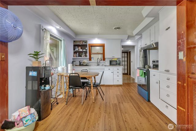 1860 S 128th Street, Burien, WA 98168