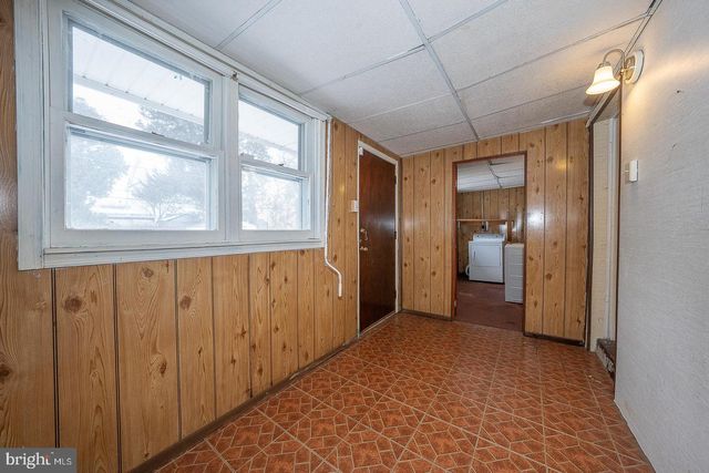 52 WENTWORTH LN, Bryn Mawr, PA 19010