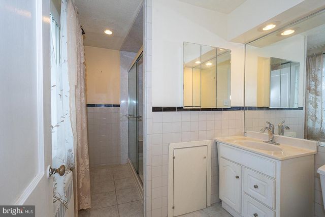 52 WENTWORTH LN, Bryn Mawr, PA 19010