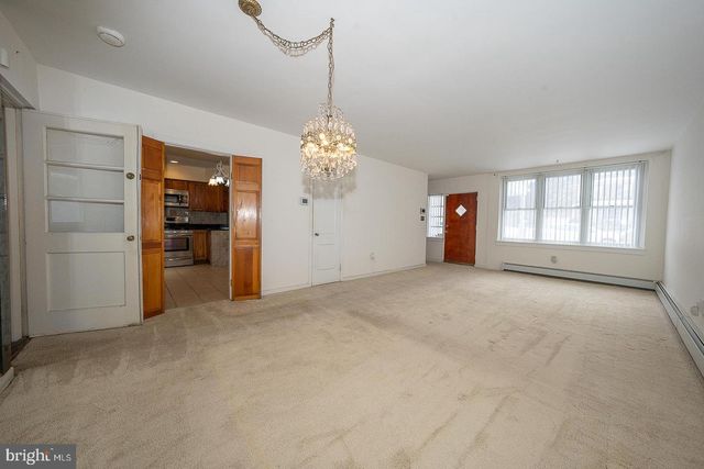 52 WENTWORTH LN, Bryn Mawr, PA 19010