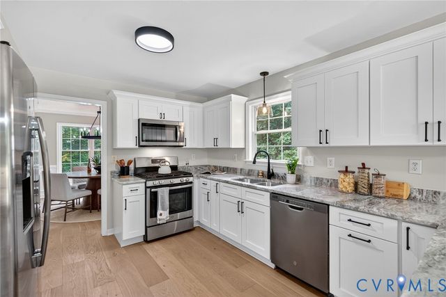 5124 Nairn Ln, Chester, VA 23831