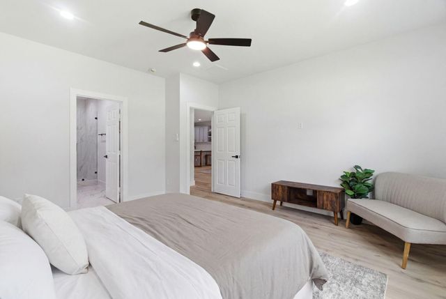 7040 Kinney Street, Houston, TX 77087