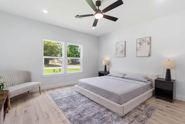 7040 Kinney Street, Houston, TX 77087