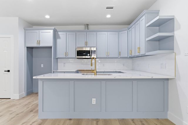 7040 Kinney Street, Houston, TX 77087