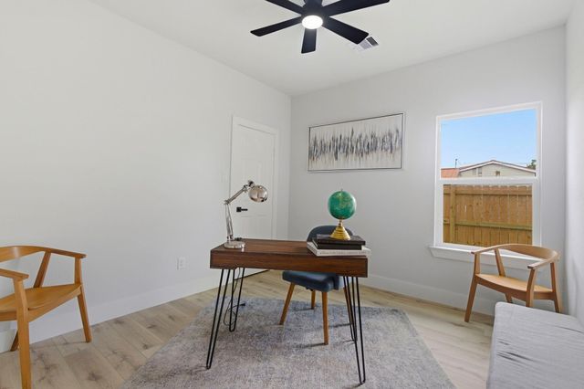 7040 Kinney Street, Houston, TX 77087