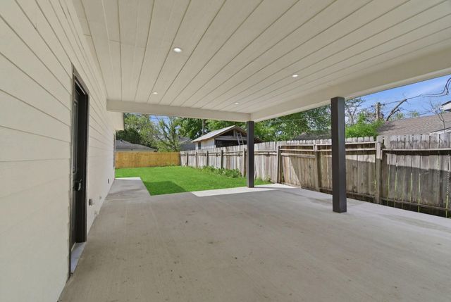 7040 Kinney Street, Houston, TX 77087