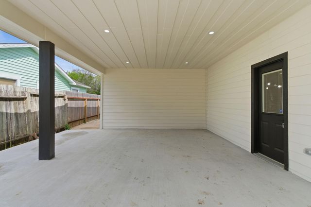7040 Kinney Street, Houston, TX 77087