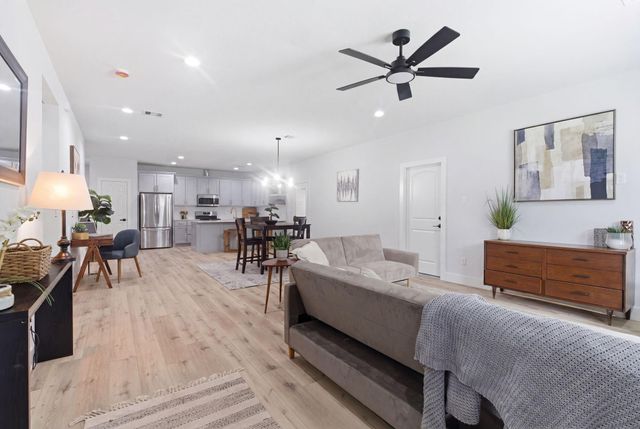 7040 Kinney Street, Houston, TX 77087