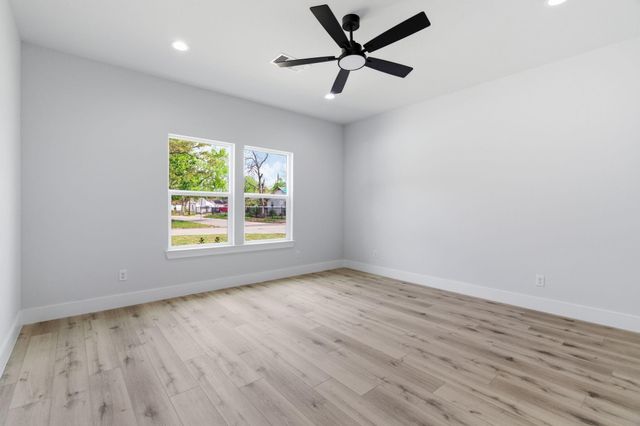 7040 Kinney Street, Houston, TX 77087