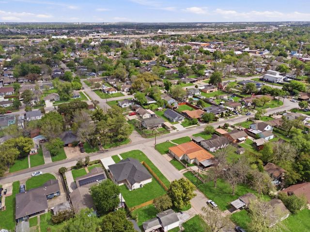 7040 Kinney Street, Houston, TX 77087