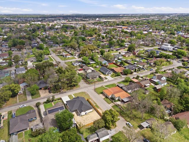 7040 Kinney Street, Houston, TX 77087