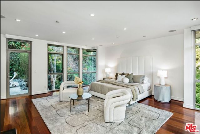 3685 Mandeville Canyon Road, Los Angeles, CA 90049