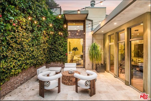 3685 Mandeville Canyon Road, Los Angeles, CA 90049