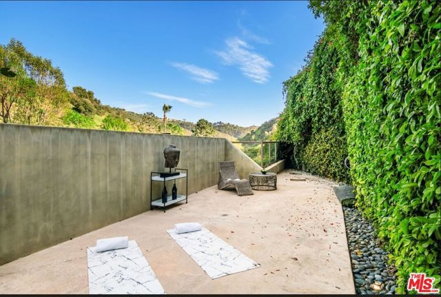 3685 Mandeville Canyon Road, Los Angeles, CA 90049