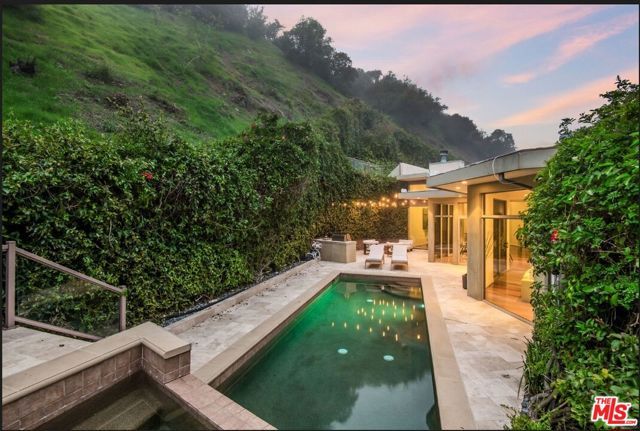 3685 Mandeville Canyon Road, Los Angeles, CA 90049