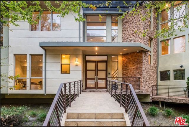 3685 Mandeville Canyon Road, Los Angeles, CA 90049