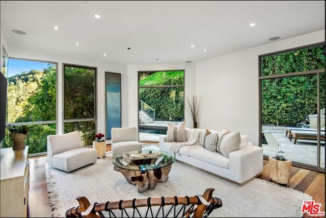 3685 Mandeville Canyon Road, Los Angeles, CA 90049