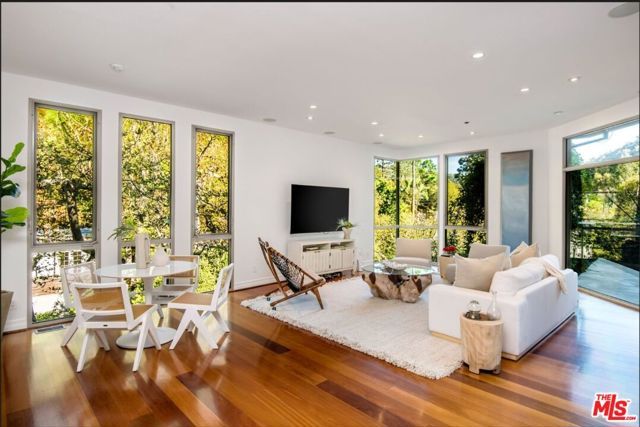 3685 Mandeville Canyon Road, Los Angeles, CA 90049