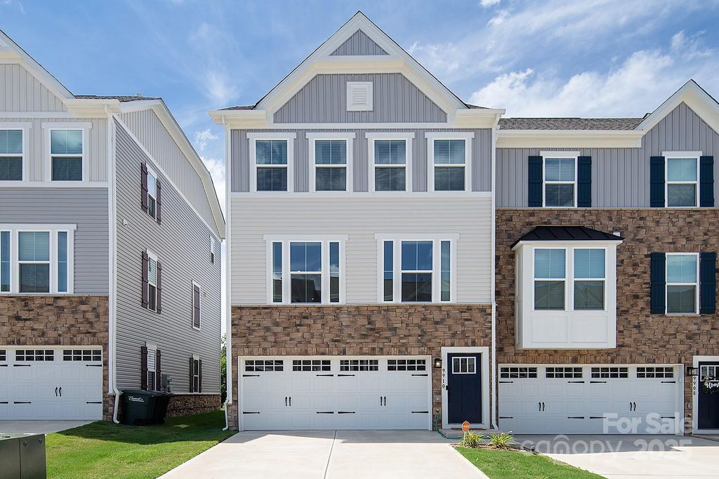 9910 Oaklawn Boulevard NW, Huntersville, NC 28078