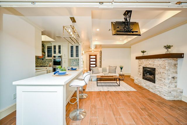 10346 Carlow Lane, La Porte, TX 77571