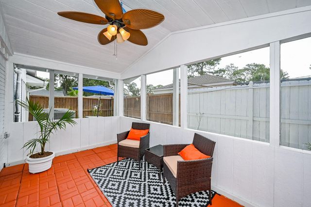 10346 Carlow Lane, La Porte, TX 77571