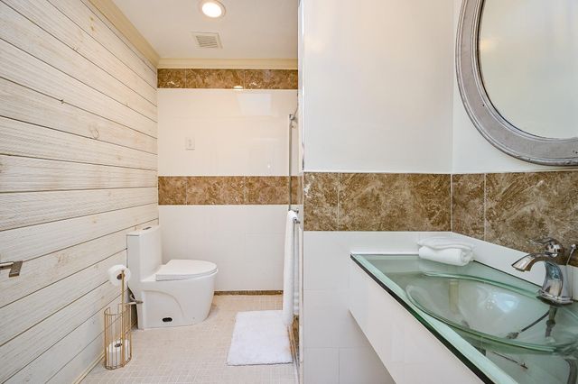 10346 Carlow Lane, La Porte, TX 77571