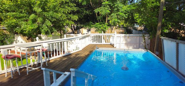 10346 Carlow Lane, La Porte, TX 77571