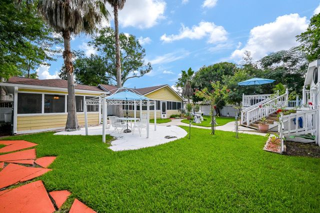 10346 Carlow Lane, La Porte, TX 77571