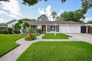 10346 Carlow Lane, La Porte, TX 77571