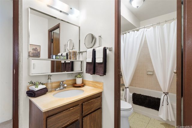 98-099 Uao Place 2909, Aiea, HI 96701