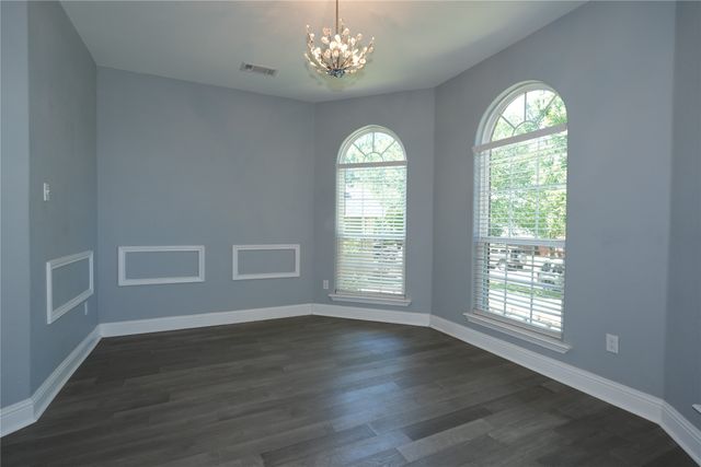 1240 Kensington Drive, Desoto, TX 75115