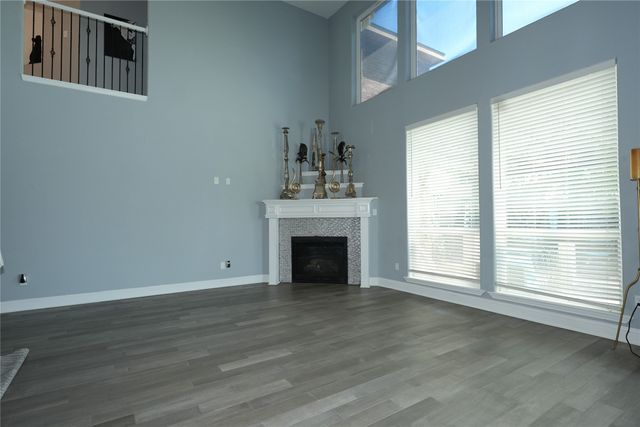 1240 Kensington Drive, Desoto, TX 75115