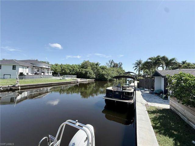 122 E North Shore AVE, North Fort Myers, FL 33917