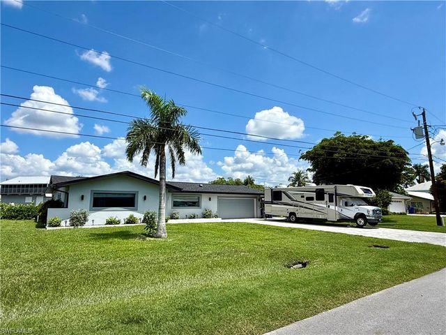 122 E North Shore AVE, North Fort Myers, FL 33917