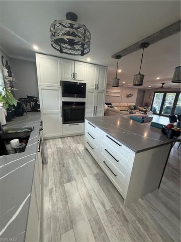 122 E North Shore AVE, North Fort Myers, FL 33917