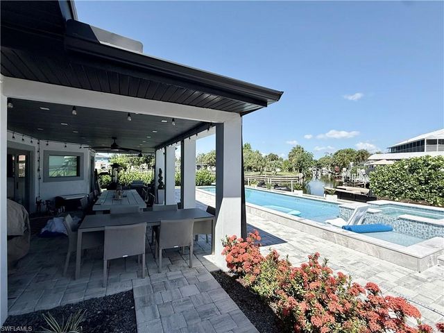 122 E North Shore AVE, North Fort Myers, FL 33917