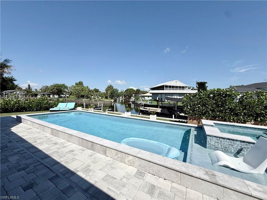122 E North Shore AVE, NORTH FORT MYERS, FL 33917 — photo 2