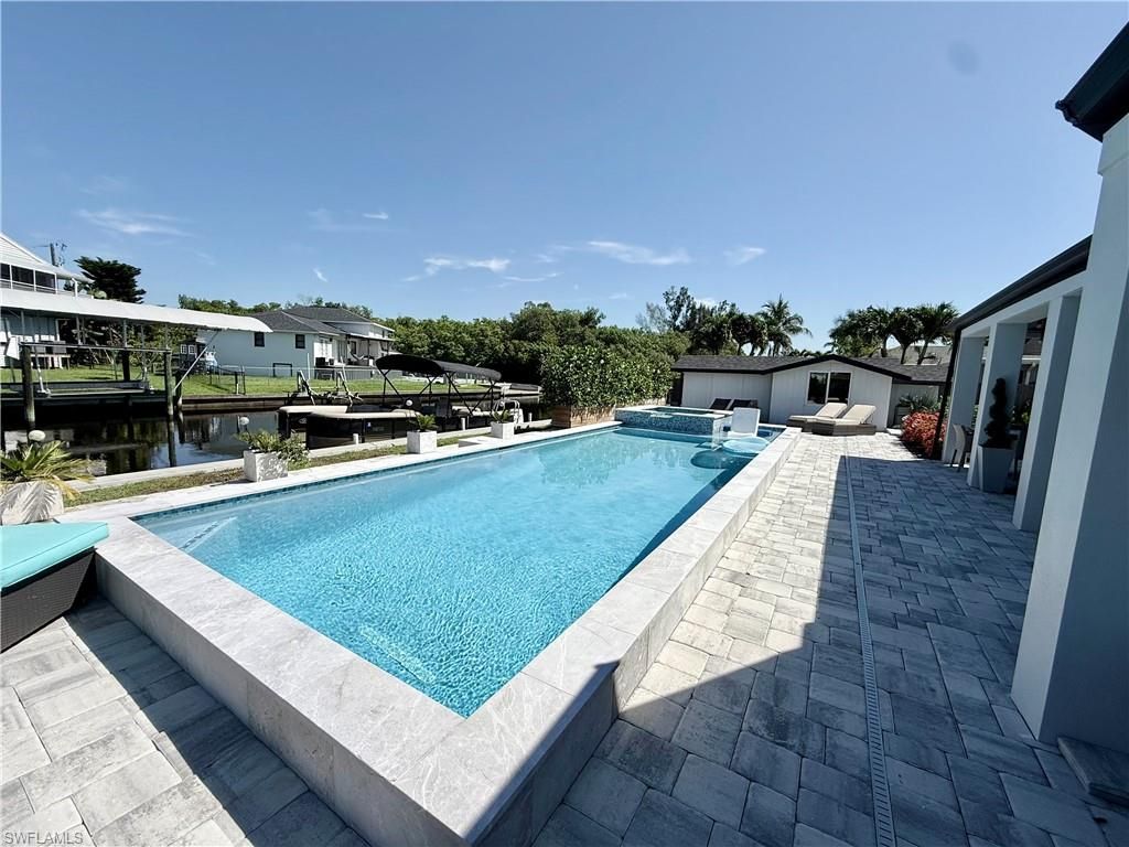 122 E North Shore AVE, NORTH FORT MYERS, FL 33917 — photo 3