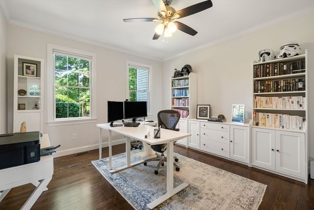 23 Falcon Ridge Dr, Hopkinton, MA 01748