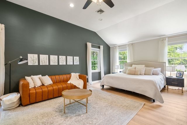 23 Falcon Ridge Dr, Hopkinton, MA 01748