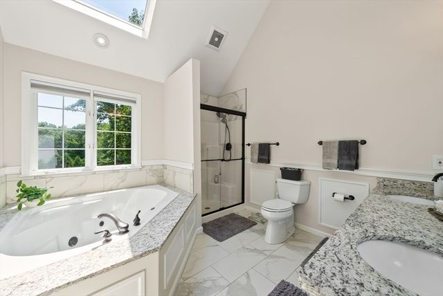 23 Falcon Ridge Dr, Hopkinton, MA 01748