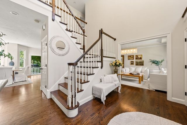 23 Falcon Ridge Dr, Hopkinton, MA 01748